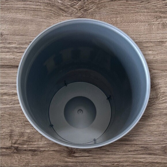 2 (TWO) Official NFL Superbowl LIII Patriots v Rams 32 oz Plastic Cups NEW - Picture 7 of 8